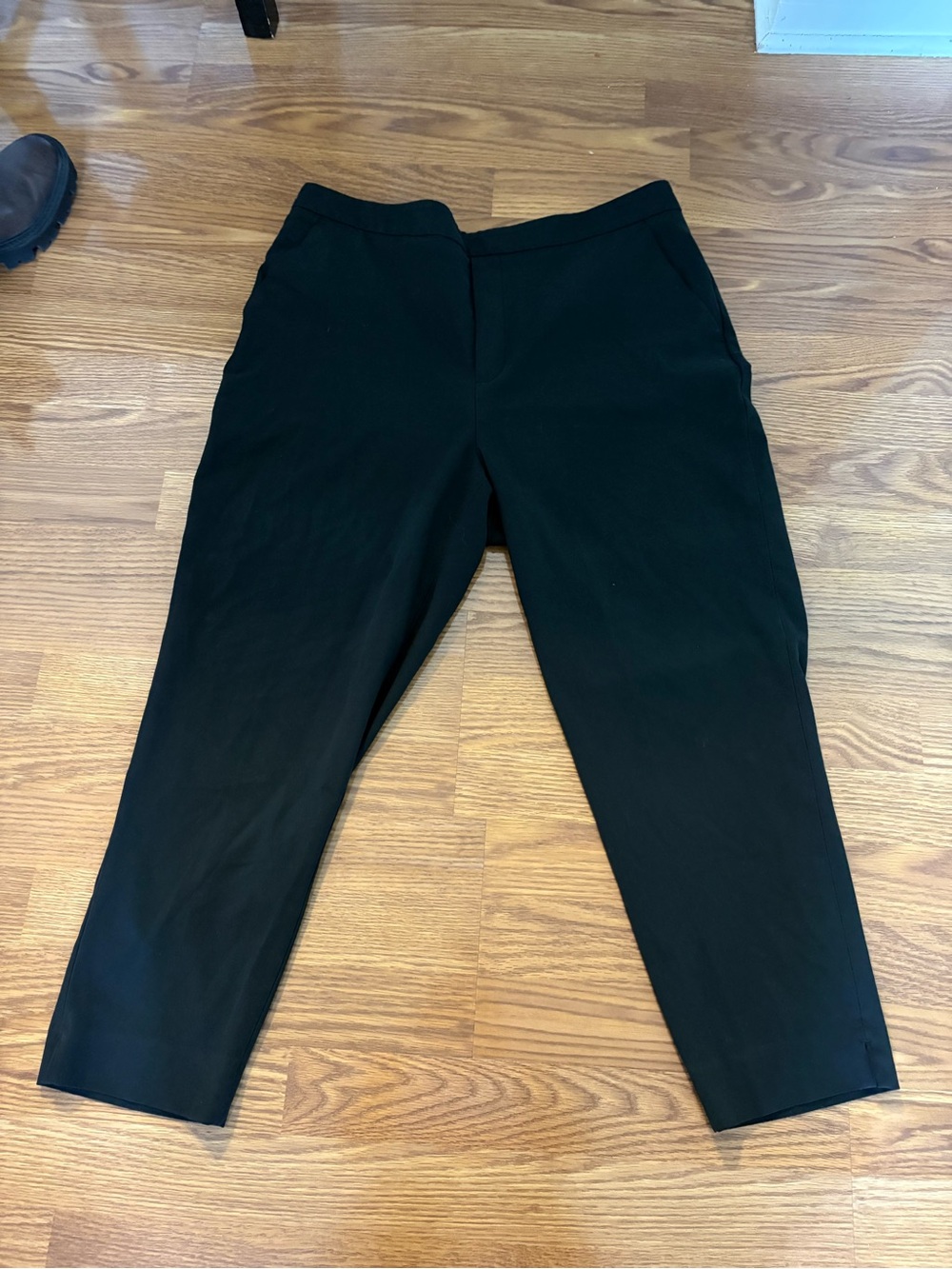 Banana Republic Black Cropped Tapered Women's Pants